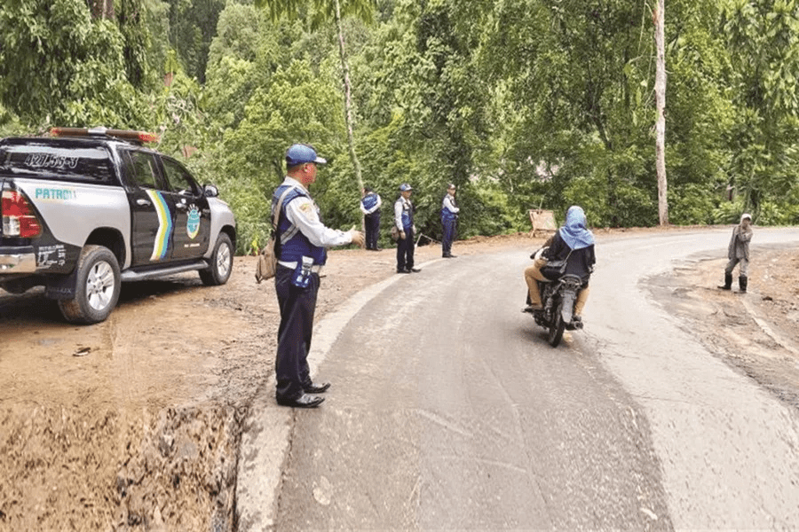 Longsor, Jalur Lumajang-Malang Melalui Piket Nol&nbsp;Ditutup