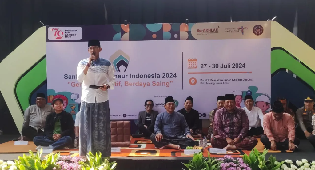Sandiaga Uno Motivasi Pelaku Ekonomi, Kenalkan Strategi KREATIF di Ponpes Sunan Kalijogo Jabung