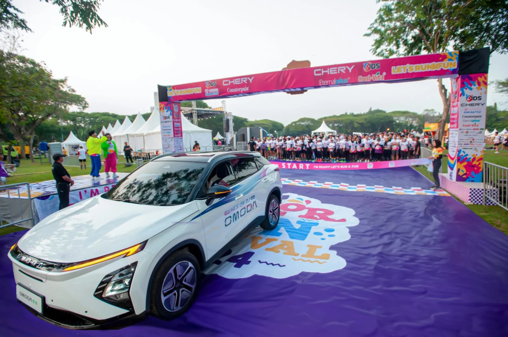 OMODA E5 Perkuat Semangat Olimpiade dan Gaya Hidup Sehat Melalui Jakarta Color Run Festival 2024
