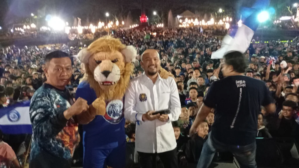 Aremania Rayakan Ulang Tahun ke-37 Arema