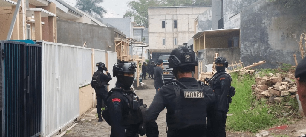 Terduga Teroris Diamankan Densus 88 di Kota&nbsp;Batu