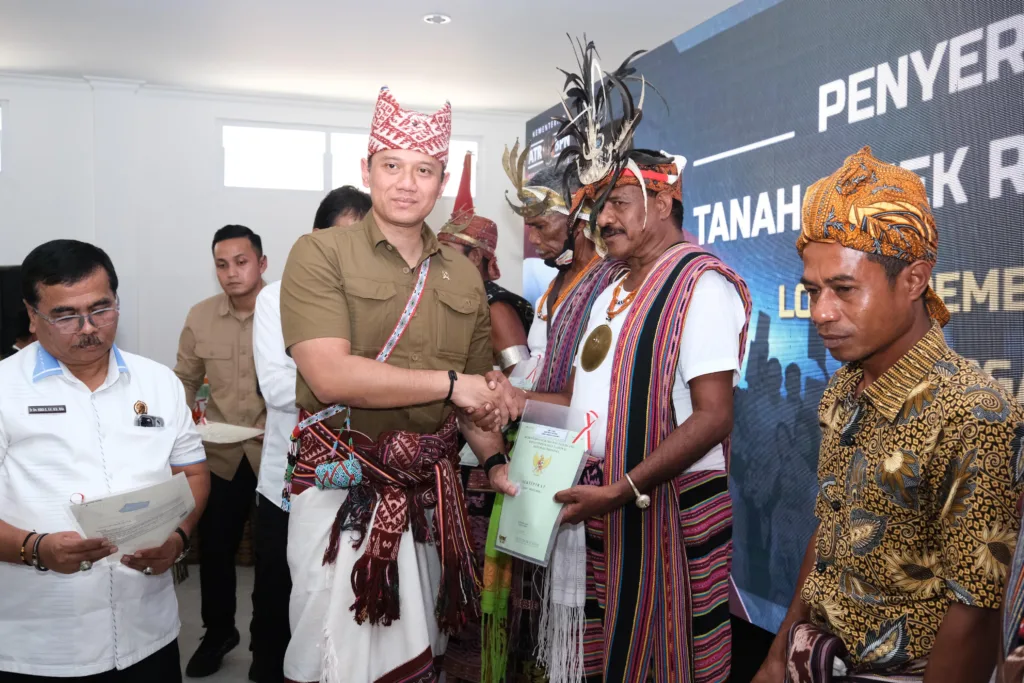 Terima Sertipikat dari Menteri AHY, Warga Eks Timor Timur Petik Hasil Kesetiaan kepada NKRI Setelah 25&nbsp;Tahun