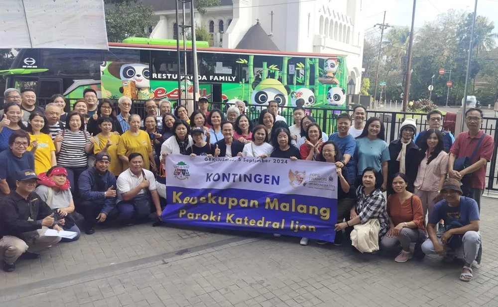 Umat Katolik  Katedral Ijen Berangkat ke GBK, Hadiri Misa Agung Paus&nbsp;Fransiskus