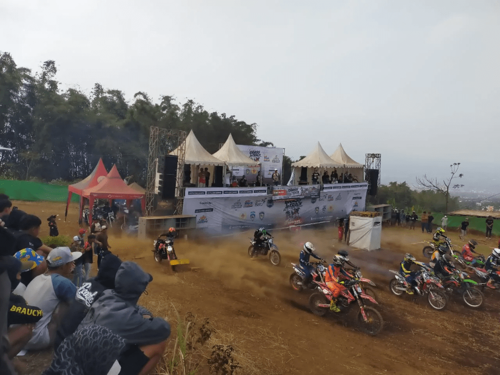 Ratusan Riders Ikuti KWB Grass Track Motorcross&nbsp;Championship
